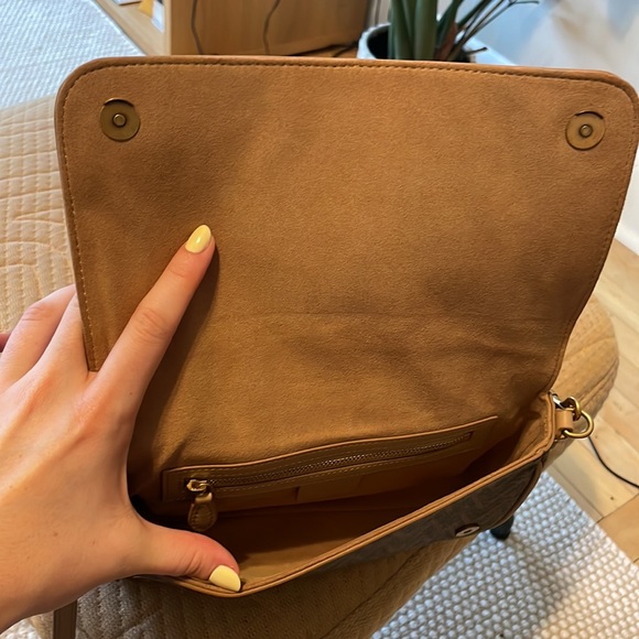 Aritzia Auxiliary crossbody bag - Picture 5 of 8